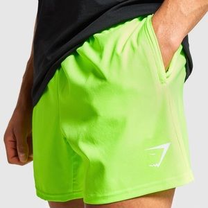 Gymshark ARRIVAL 5" ZIP POCKET SHORTS, Lime, M